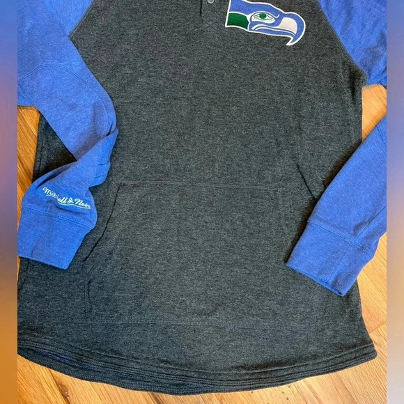 NFL SEATTLE SEAHAWKS MITCHELL & NESS THROWBACKS HOODIE L/S SWEATSHIRT MEDIUM - Picture 3 of 7